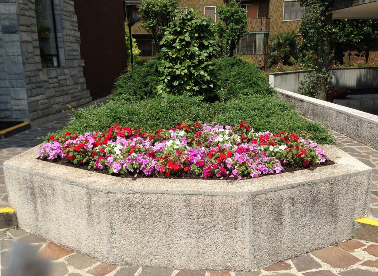 Appartamento Blu A Milano Zona Ripamonti Vicino Allo Ieo Dış mekan fotoğraf